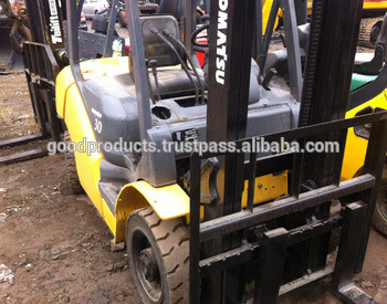 Used Komatsu forklift 3ton with 3 stage fd30T-17 , located in shanghai